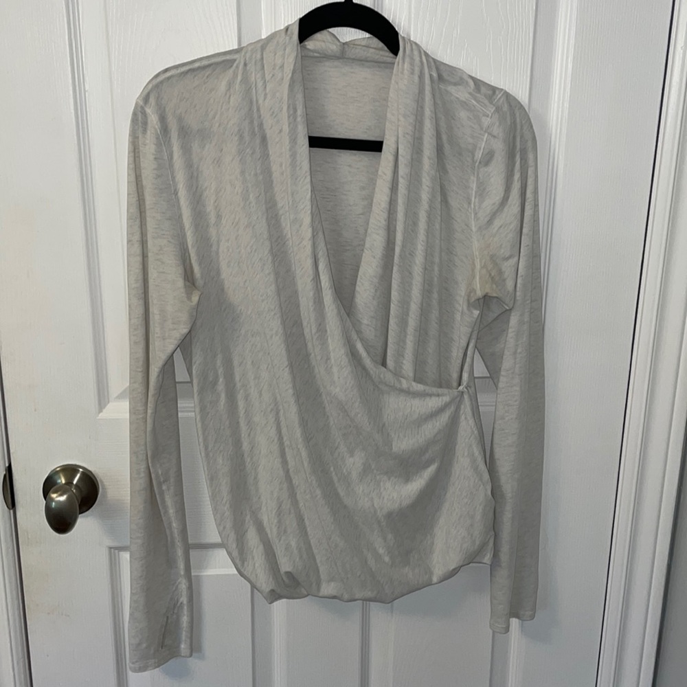 Lululemon cross over top
